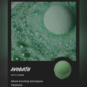 FREE W/ $50 PURCHASE Lush Avobath Bath Bomb